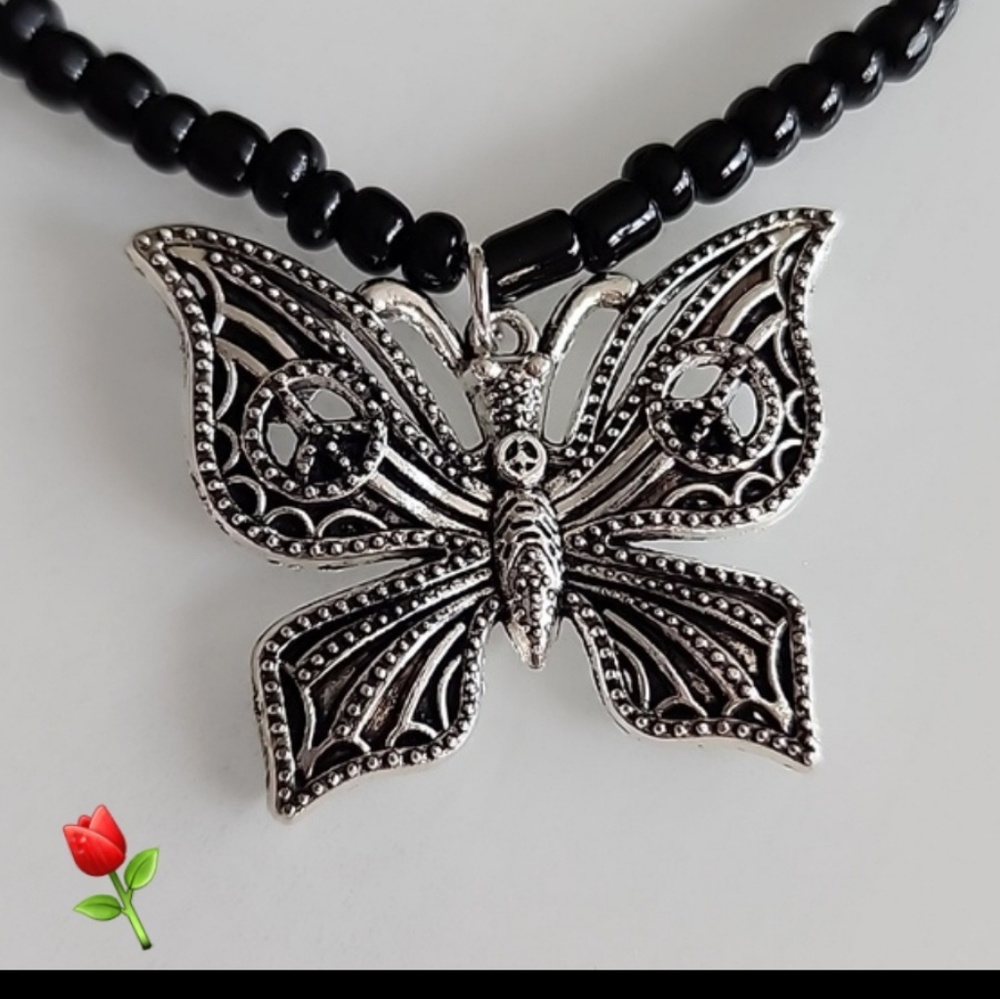 Fashion Jewelry Black Beaded Necklace with Silver Butterfly Pendant